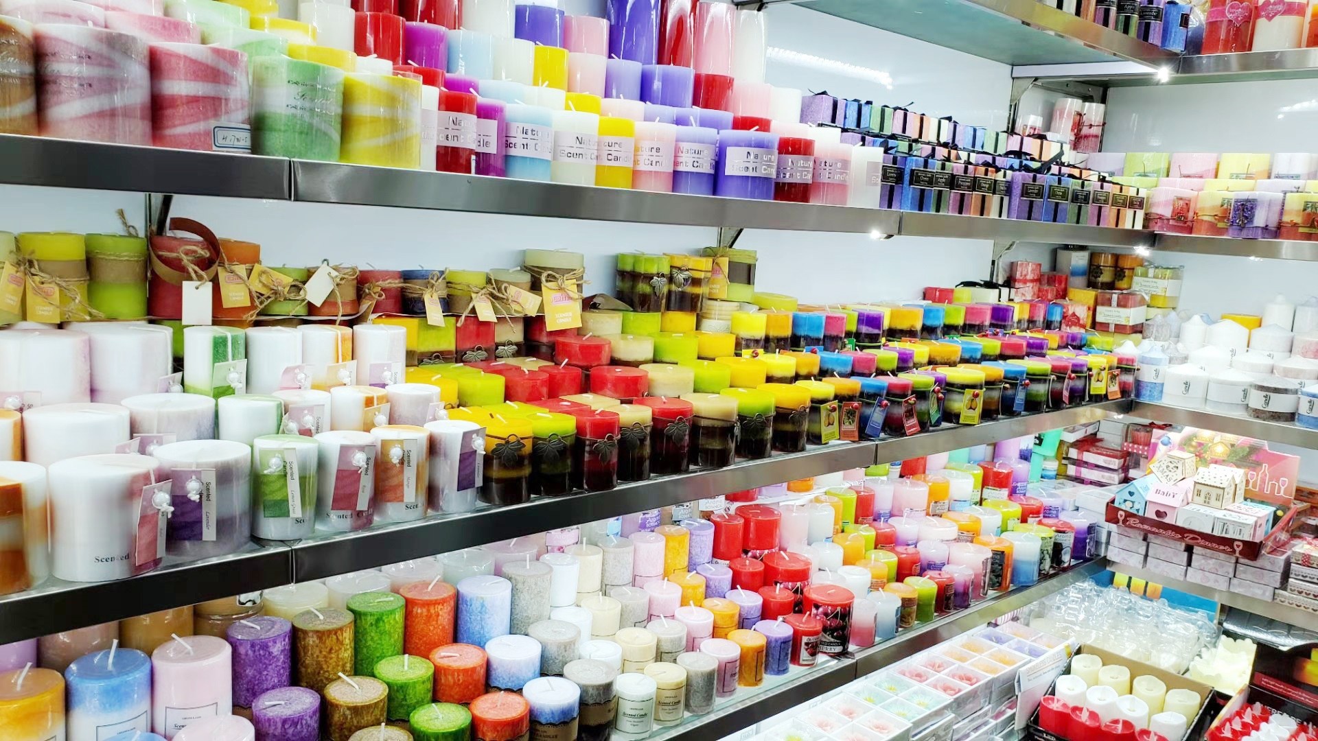 Zhejiang Yiwu international trade market purchases of raw materials